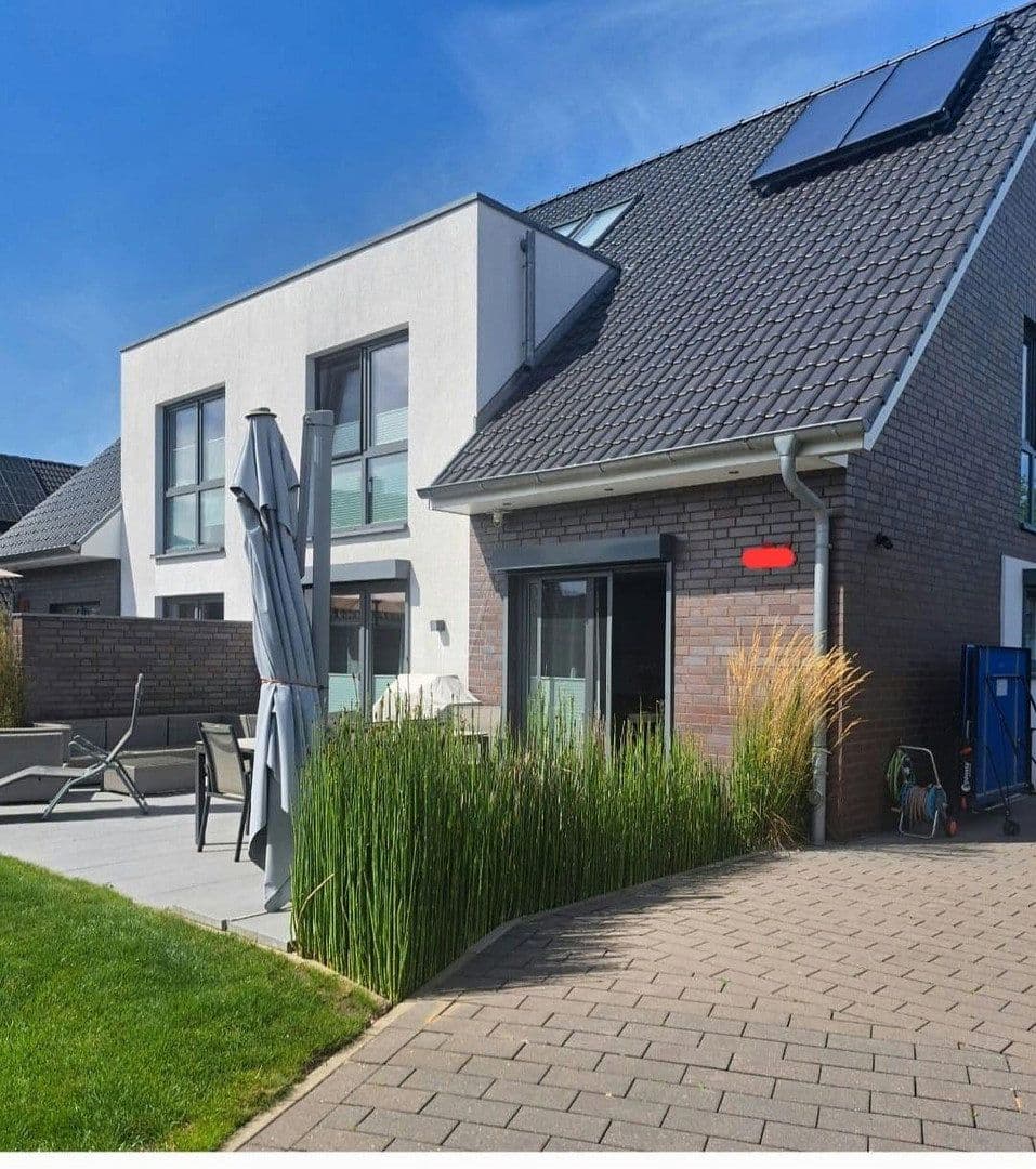 Predaj domu 154 m², pozemok 327 m², Kummerfeld, Šlezvicko-Holštajnsko Predaj domu 154 m², pozemok 327 m², Kummerfeld, Šlezvicko-Holštajnsko
