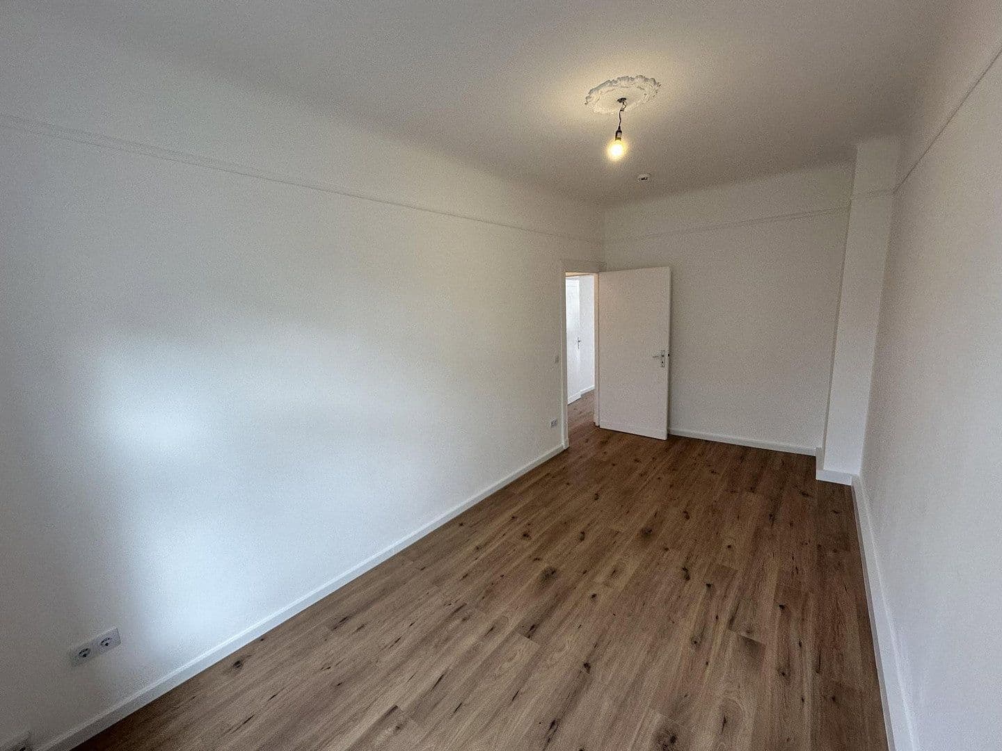 Prenájom bytu 2-izbový 65 m², Kurstraße 10, Berlin Spandau, Berlín Prenájom bytu 2-izbový 65 m², Kurstraße 10, Berlin Spandau, Berlín