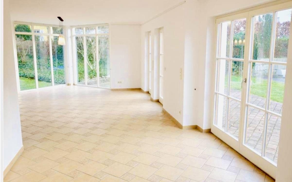 Prenájom domu 330 m², pozemok 1.100 m², Haimhausen, Bavorsko Prenájom domu 330 m², pozemok 1.100 m², Haimhausen, Bavorsko