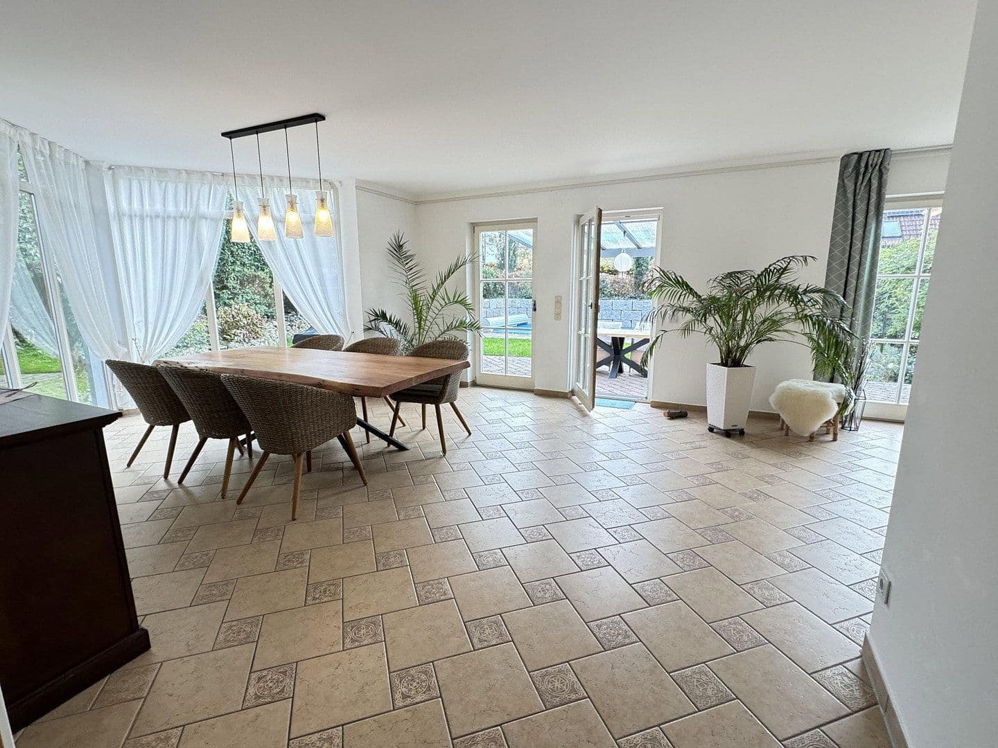 Prenájom domu 330 m², pozemok 1.100 m², Haimhausen, Bavorsko Prenájom domu 330 m², pozemok 1.100 m², Haimhausen, Bavorsko