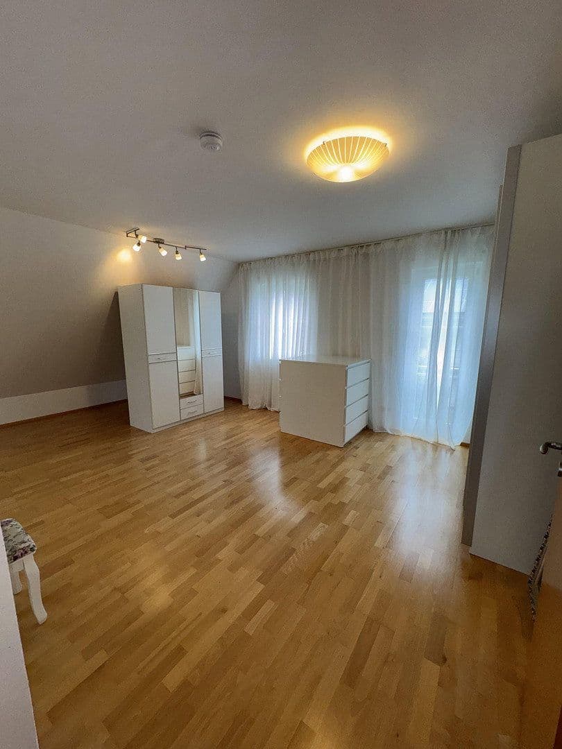 Prenájom domu 330 m², pozemok 1.100 m², Haimhausen, Bavorsko Prenájom domu 330 m², pozemok 1.100 m², Haimhausen, Bavorsko
