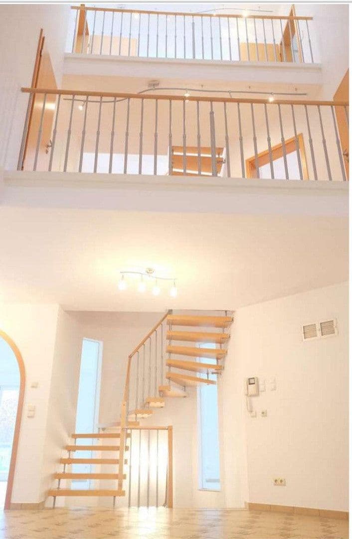 Prenájom domu 330 m², pozemok 1.100 m², Haimhausen, Bavorsko Prenájom domu 330 m², pozemok 1.100 m², Haimhausen, Bavorsko