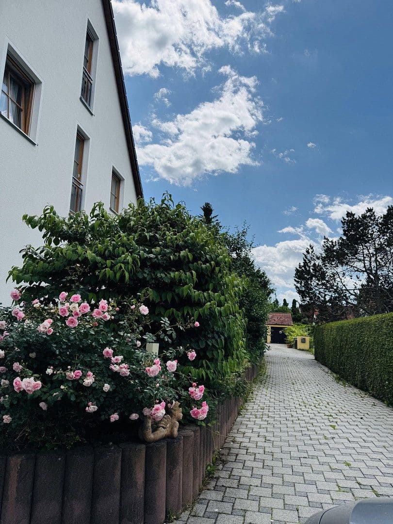 Prenájom domu 330 m², pozemok 1.100 m², Haimhausen, Bavorsko Prenájom domu 330 m², pozemok 1.100 m², Haimhausen, Bavorsko