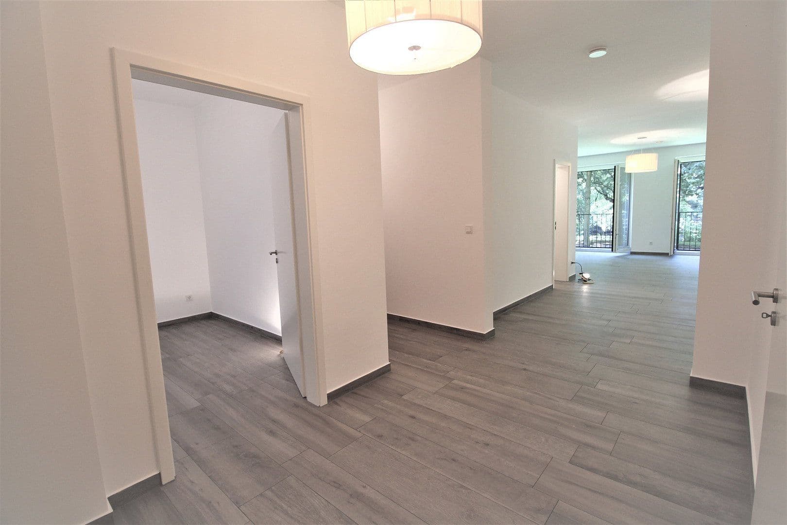 Prenájom bytu 3-izbový 128 m², Contrescarpe 95-97, Bremen, Brémy Prenájom bytu 3-izbový 128 m², Contrescarpe 95-97, Bremen, Brémy