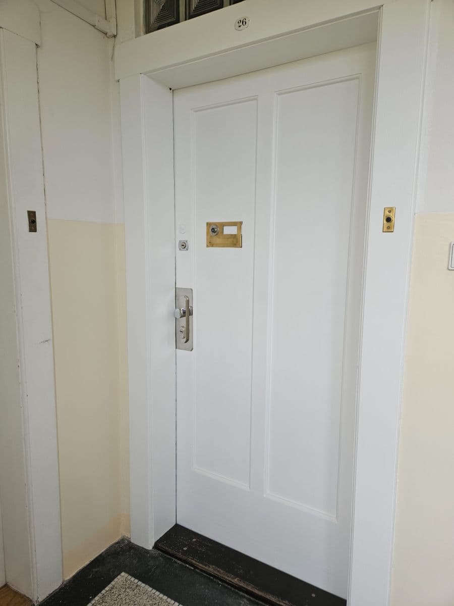 Prenájom bytu 1-izbový 37 m², Prouzova, Praha, Praha Prenájom bytu 1-izbový 37 m², Prouzova, Praha, Praha