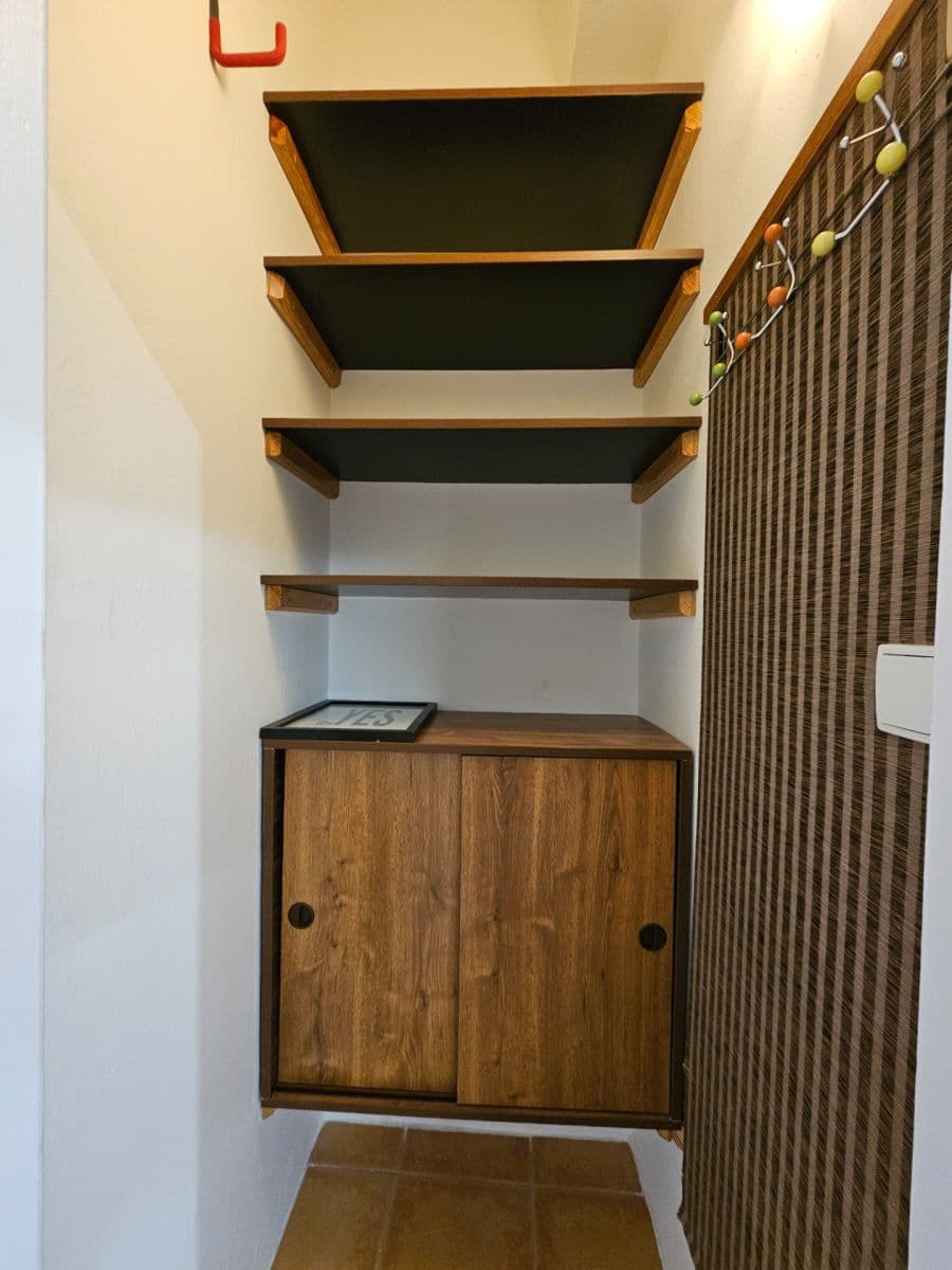 Prenájom bytu 1-izbový 37 m², Prouzova, Praha, Praha Prenájom bytu 1-izbový 37 m², Prouzova, Praha, Praha