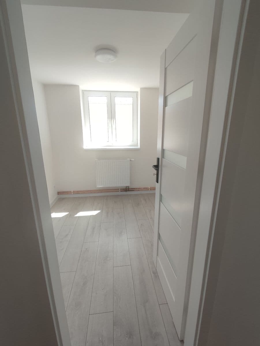 Prenájom bytu 4-izbový 80 m², Borový vrch, Liberec, Liberecký kraj Prenájom bytu 4-izbový 80 m², Borový vrch, Liberec, Liberecký kraj
