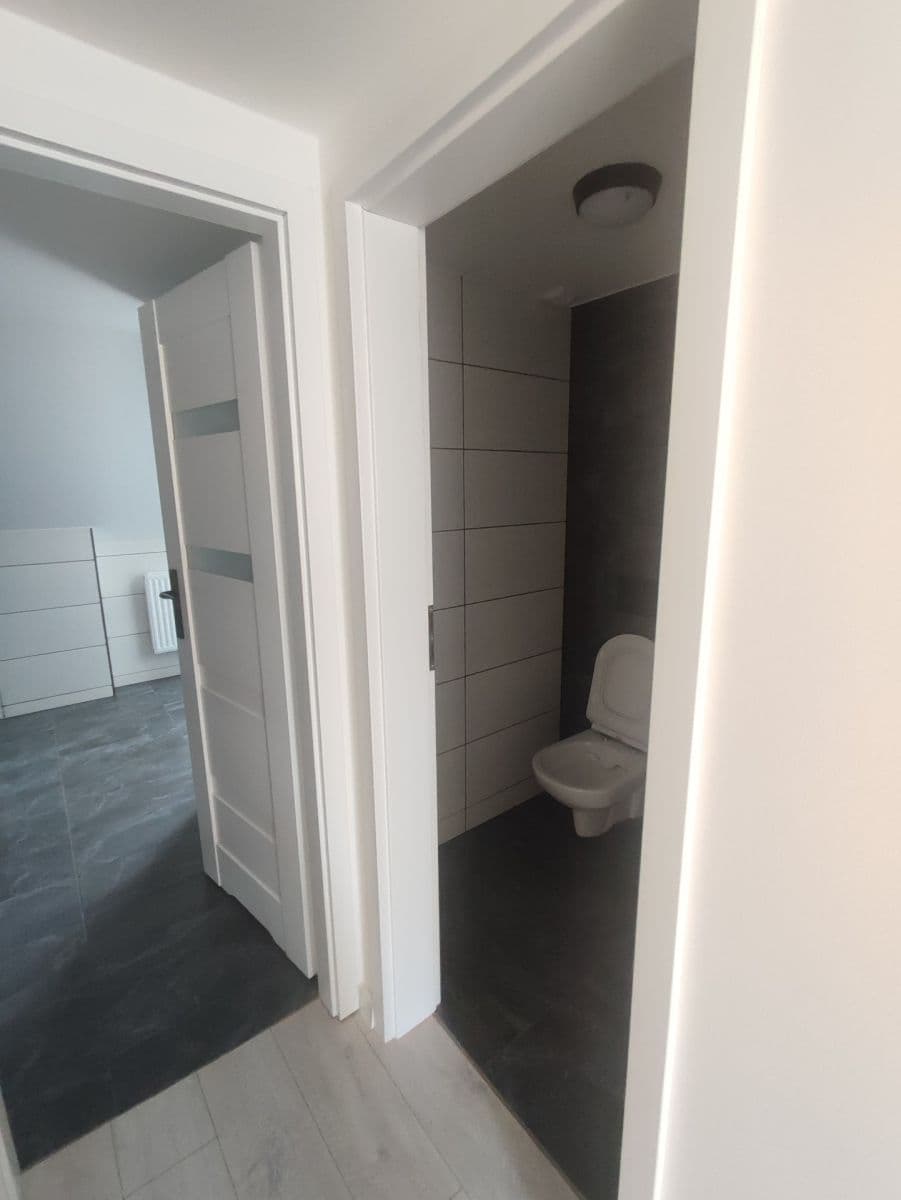 Prenájom bytu 4-izbový 80 m², Borový vrch, Liberec, Liberecký kraj Prenájom bytu 4-izbový 80 m², Borový vrch, Liberec, Liberecký kraj