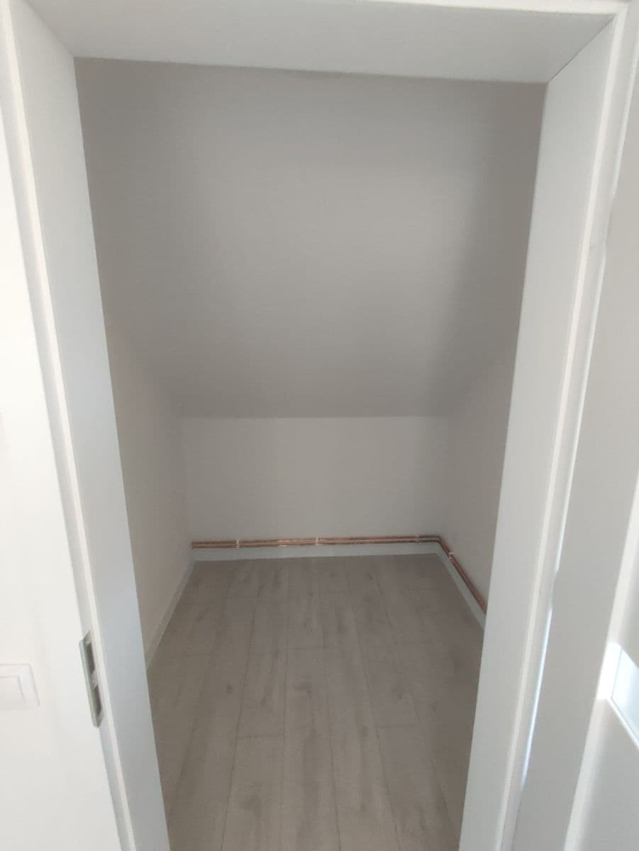 Prenájom bytu 4-izbový 80 m², Borový vrch, Liberec, Liberecký kraj Prenájom bytu 4-izbový 80 m², Borový vrch, Liberec, Liberecký kraj