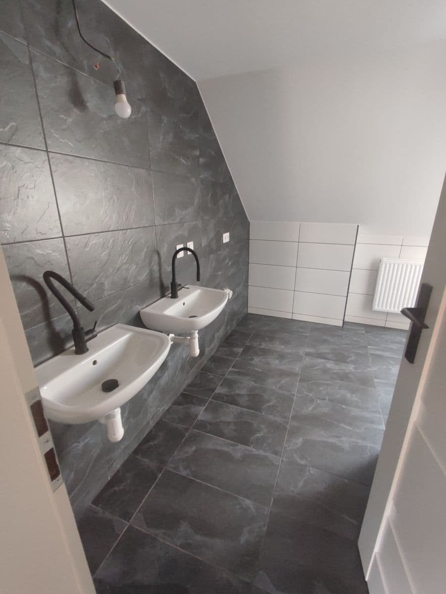 Prenájom bytu 4-izbový 80 m², Borový vrch, Liberec, Liberecký kraj Prenájom bytu 4-izbový 80 m², Borový vrch, Liberec, Liberecký kraj
