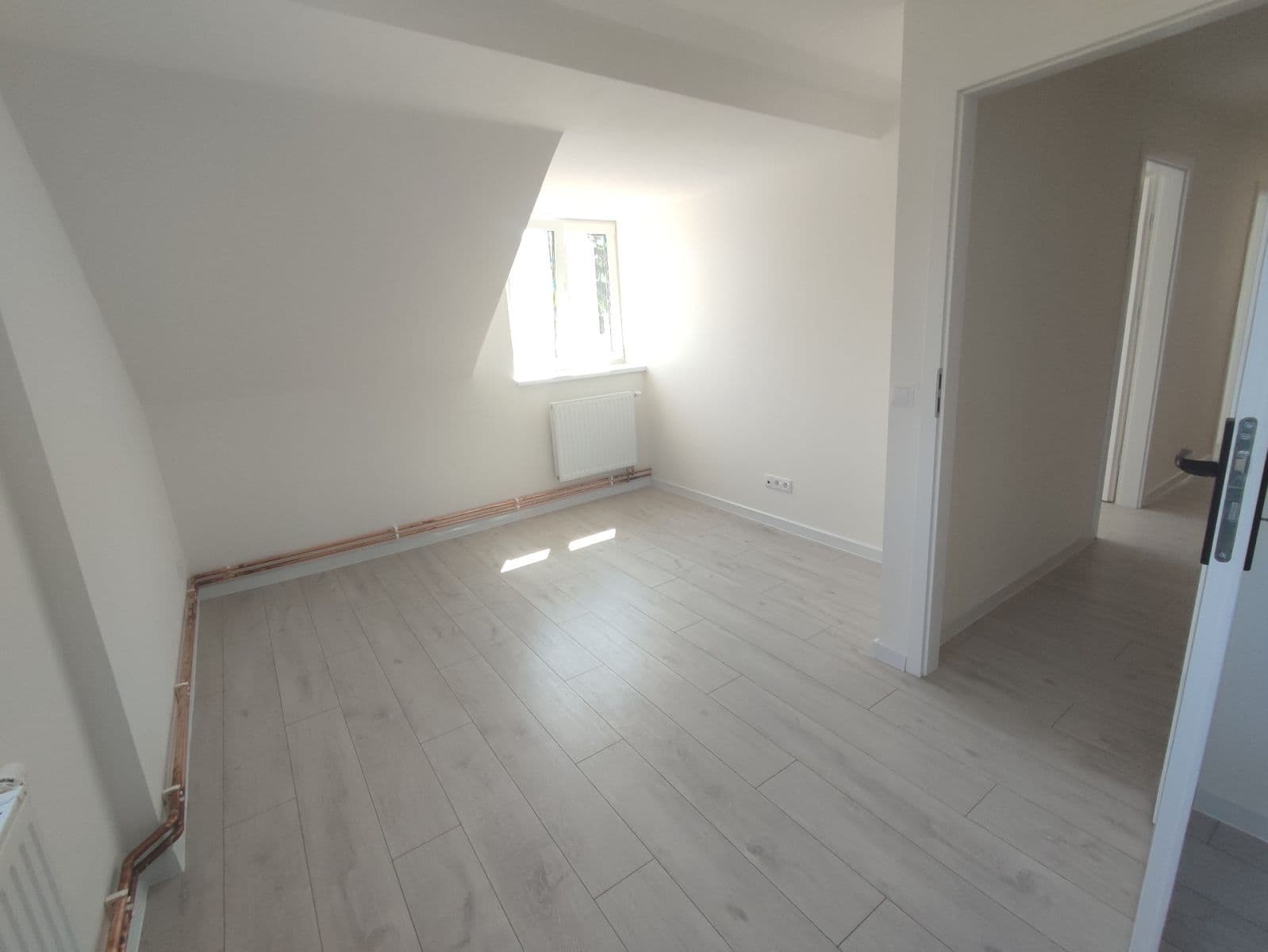 Prenájom bytu 4-izbový 80 m², Borový vrch, Liberec, Liberecký kraj Prenájom bytu 4-izbový 80 m², Borový vrch, Liberec, Liberecký kraj