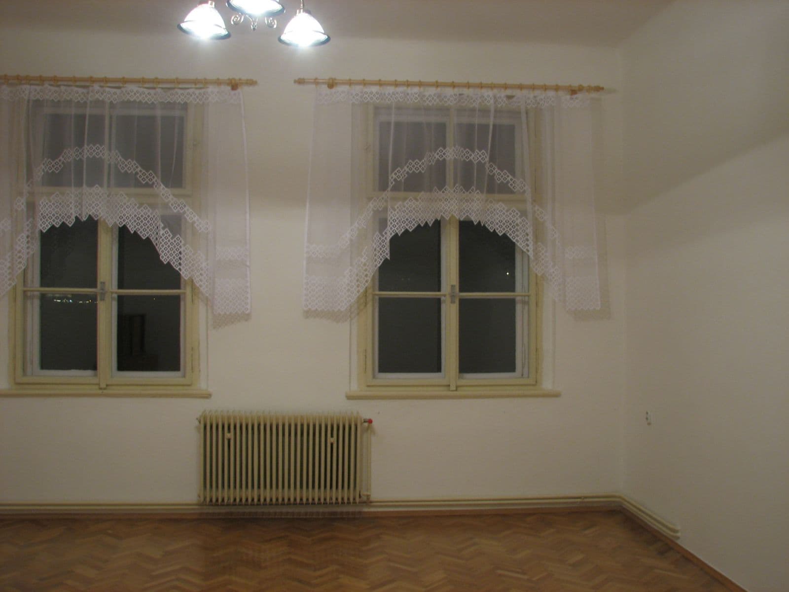 Prenájom bytu 3-izbový 90 m², Švédská, Praha, Praha Prenájom bytu 3-izbový 90 m², Švédská, Praha, Praha
