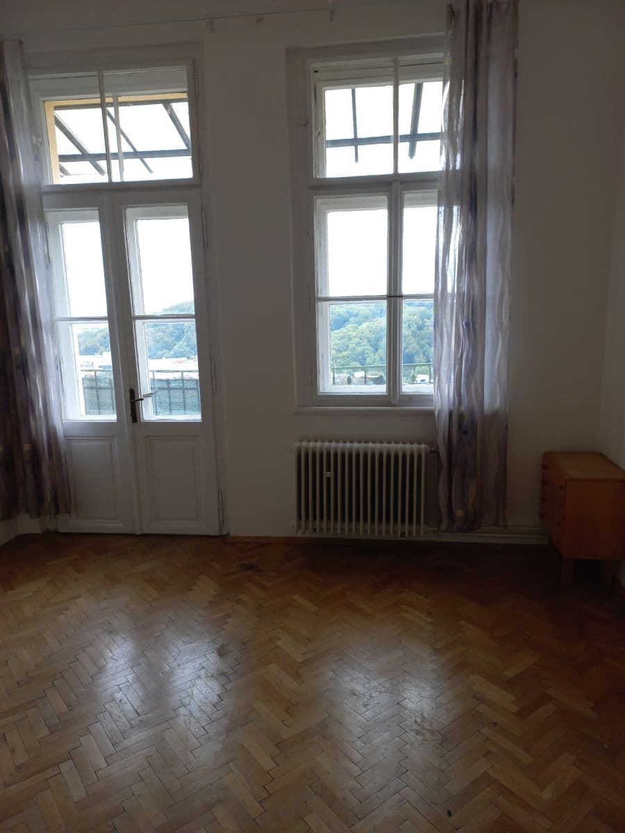 Prenájom bytu 3-izbový 90 m², Švédská, Praha, Praha Prenájom bytu 3-izbový 90 m², Švédská, Praha, Praha