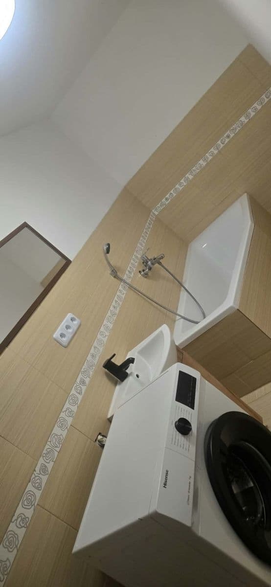 Prenájom domu 42 m², pozemok 140 m², Husova, Zlonice, Středočeský kraj Prenájom domu 42 m², pozemok 140 m², Husova, Zlonice, Středočeský kraj