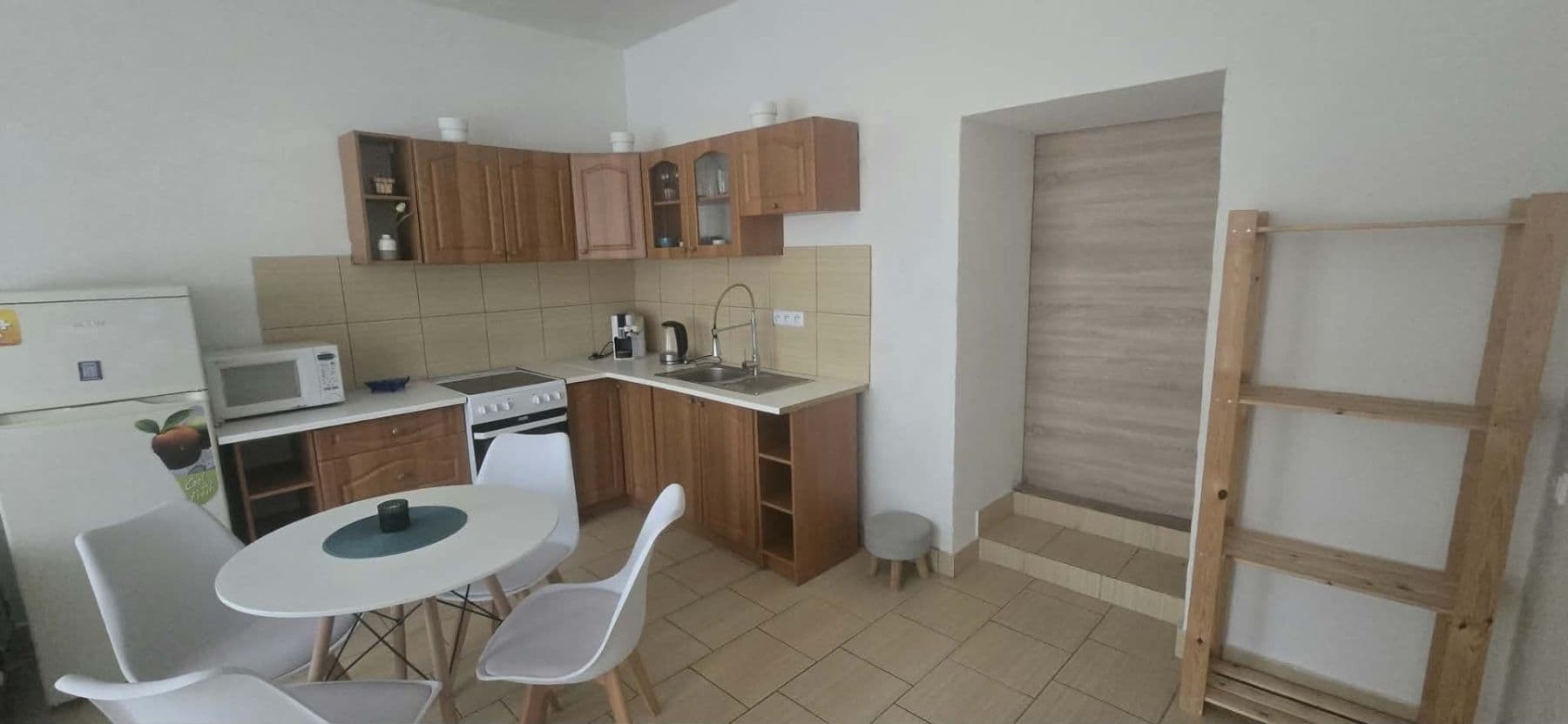 Prenájom domu 42 m², pozemok 140 m², Husova, Zlonice, Středočeský kraj Prenájom domu 42 m², pozemok 140 m², Husova, Zlonice, Středočeský kraj