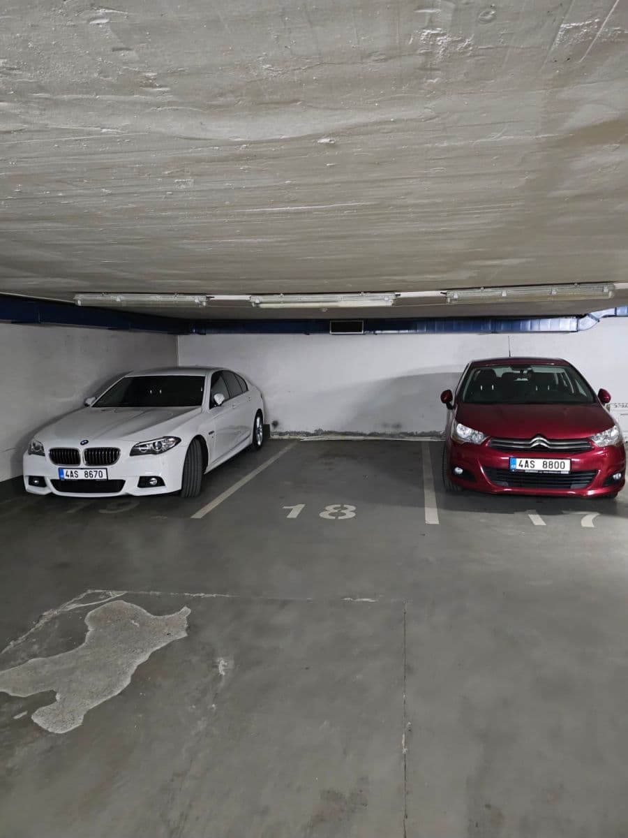 Prenájom garáže 13 m², Bratří Dohalských, Praha, Praha Prenájom garáže 13 m², Bratří Dohalských, Praha, Praha
