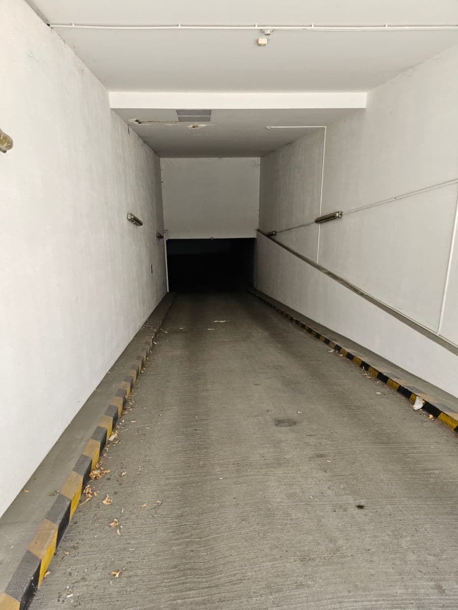 Prenájom garáže 13 m², Bratří Dohalských, Praha, Praha Prenájom garáže 13 m², Bratří Dohalských, Praha, Praha