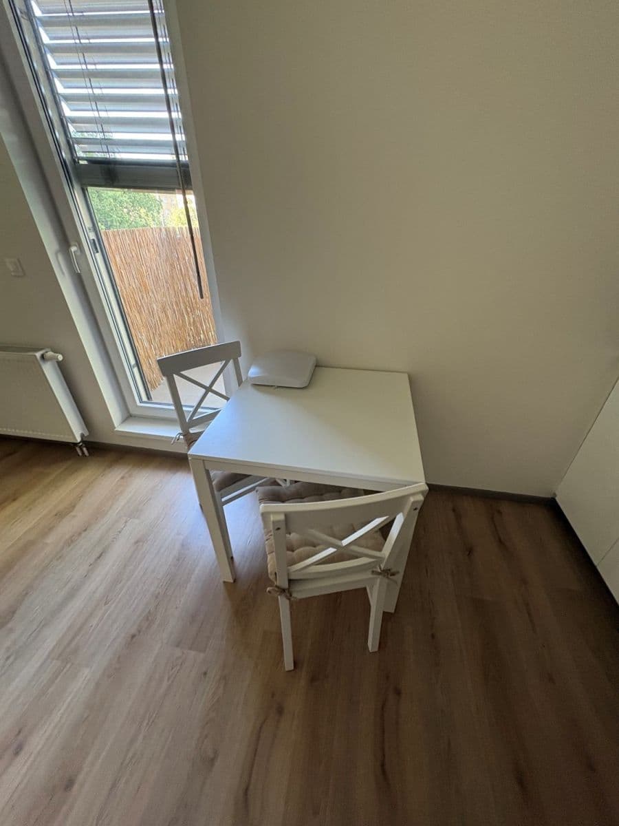 Prenájom bytu 1-izbový 37 m², Nad Úžlabinou, Praha, Praha Prenájom bytu 1-izbový 37 m², Nad Úžlabinou, Praha, Praha