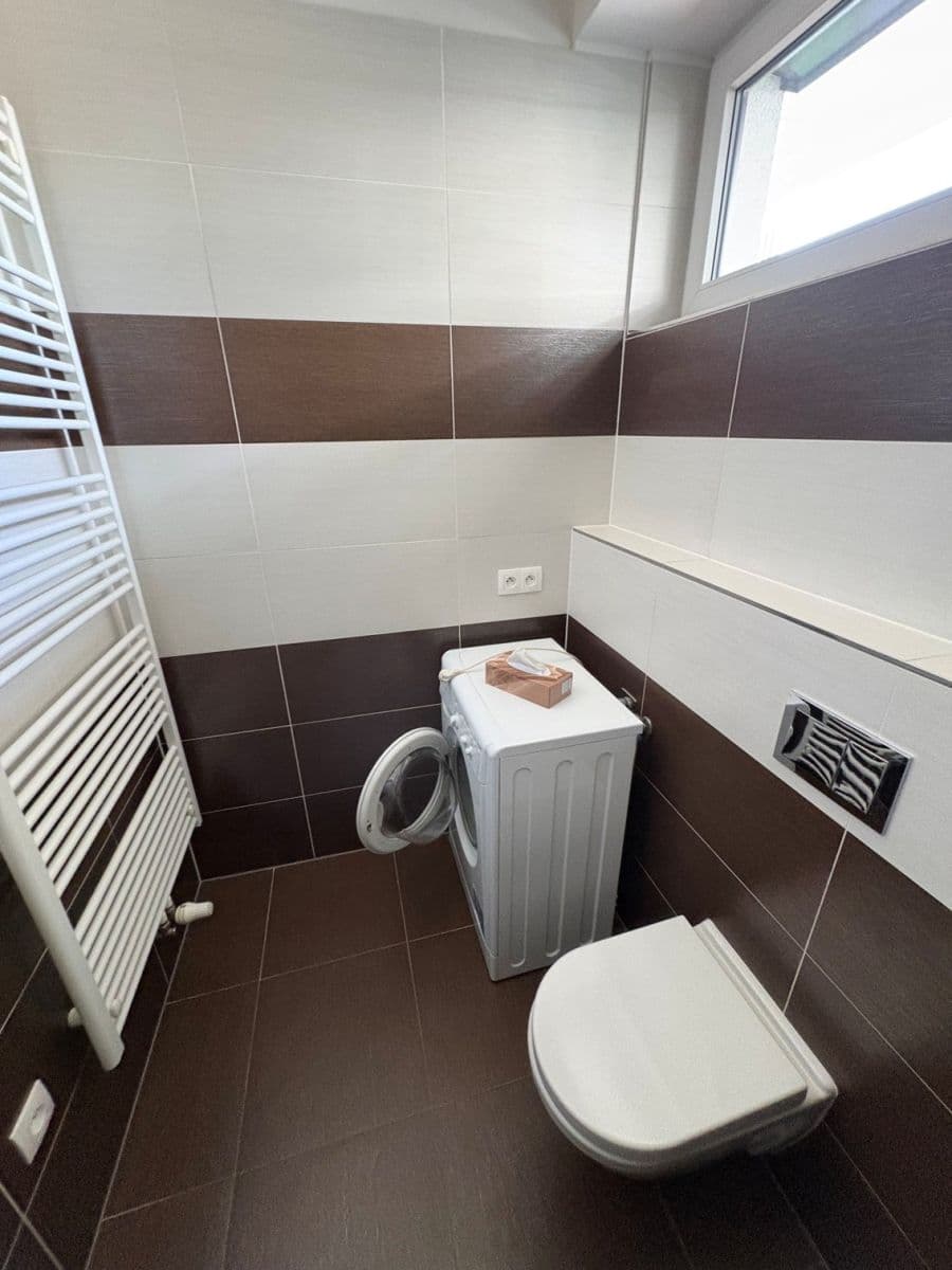 Prenájom bytu 1-izbový 37 m², Nad Úžlabinou, Praha, Praha Prenájom bytu 1-izbový 37 m², Nad Úžlabinou, Praha, Praha