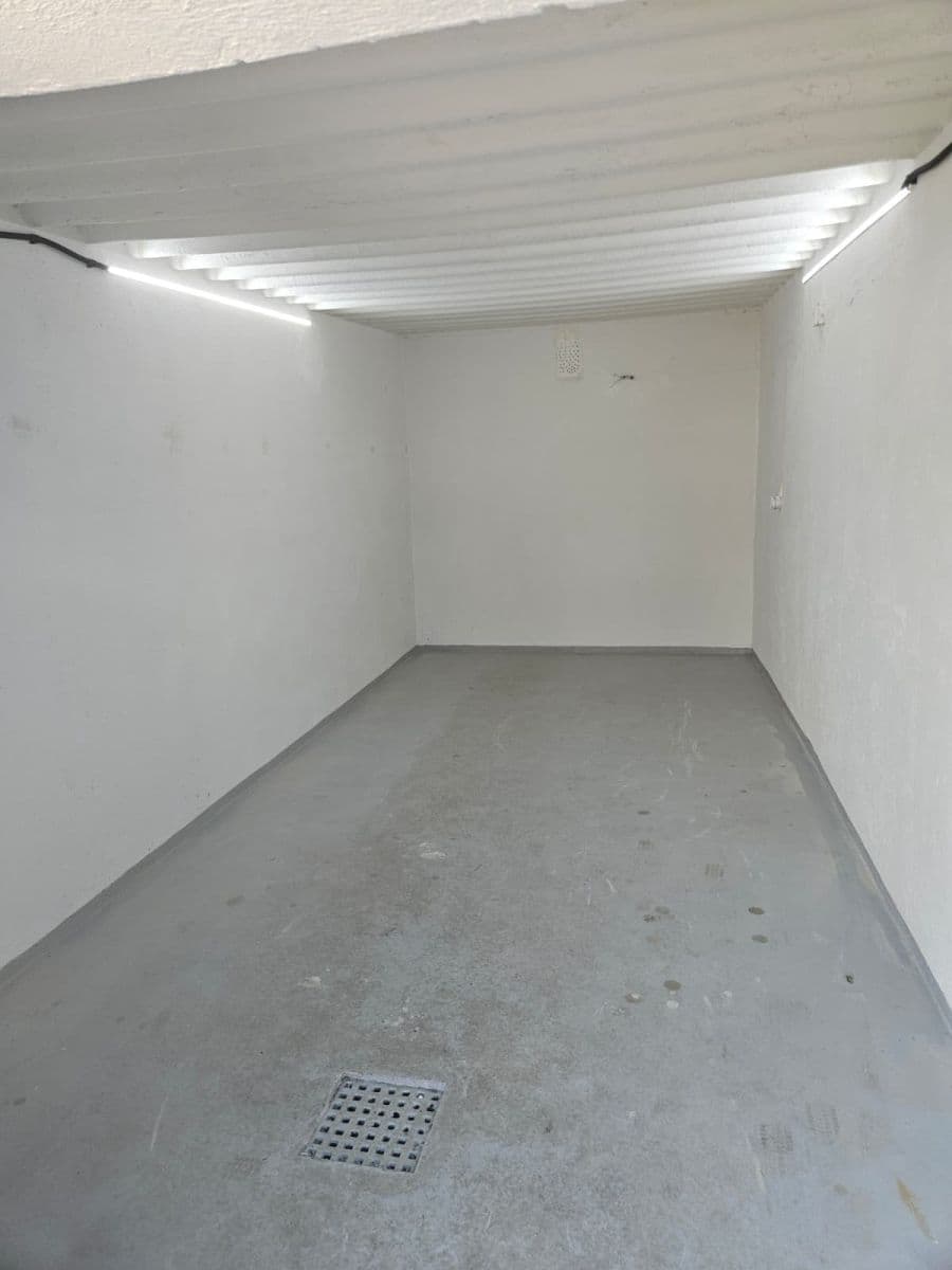 Prenájom garáže 18 m², Brno, Jihomoravský kraj Prenájom garáže 18 m², Brno, Jihomoravský kraj