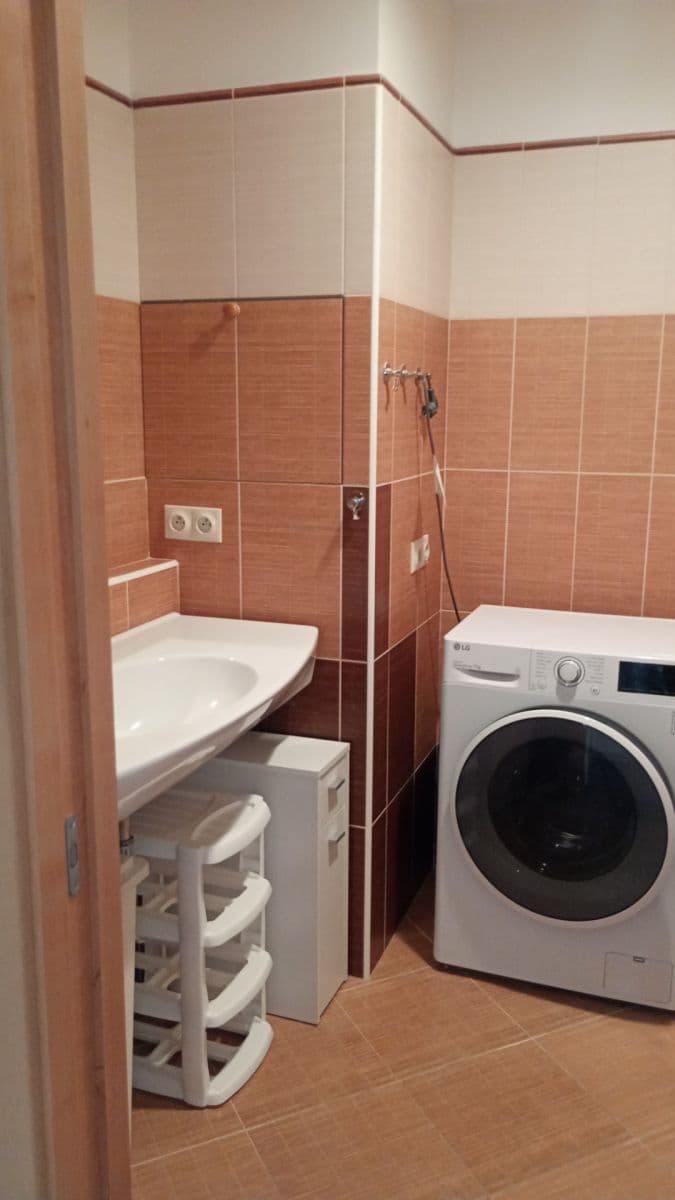 Prenájom bytu 3-izbový 66 m², Kubelíkova, Praha, Praha Prenájom bytu 3-izbový 66 m², Kubelíkova, Praha, Praha