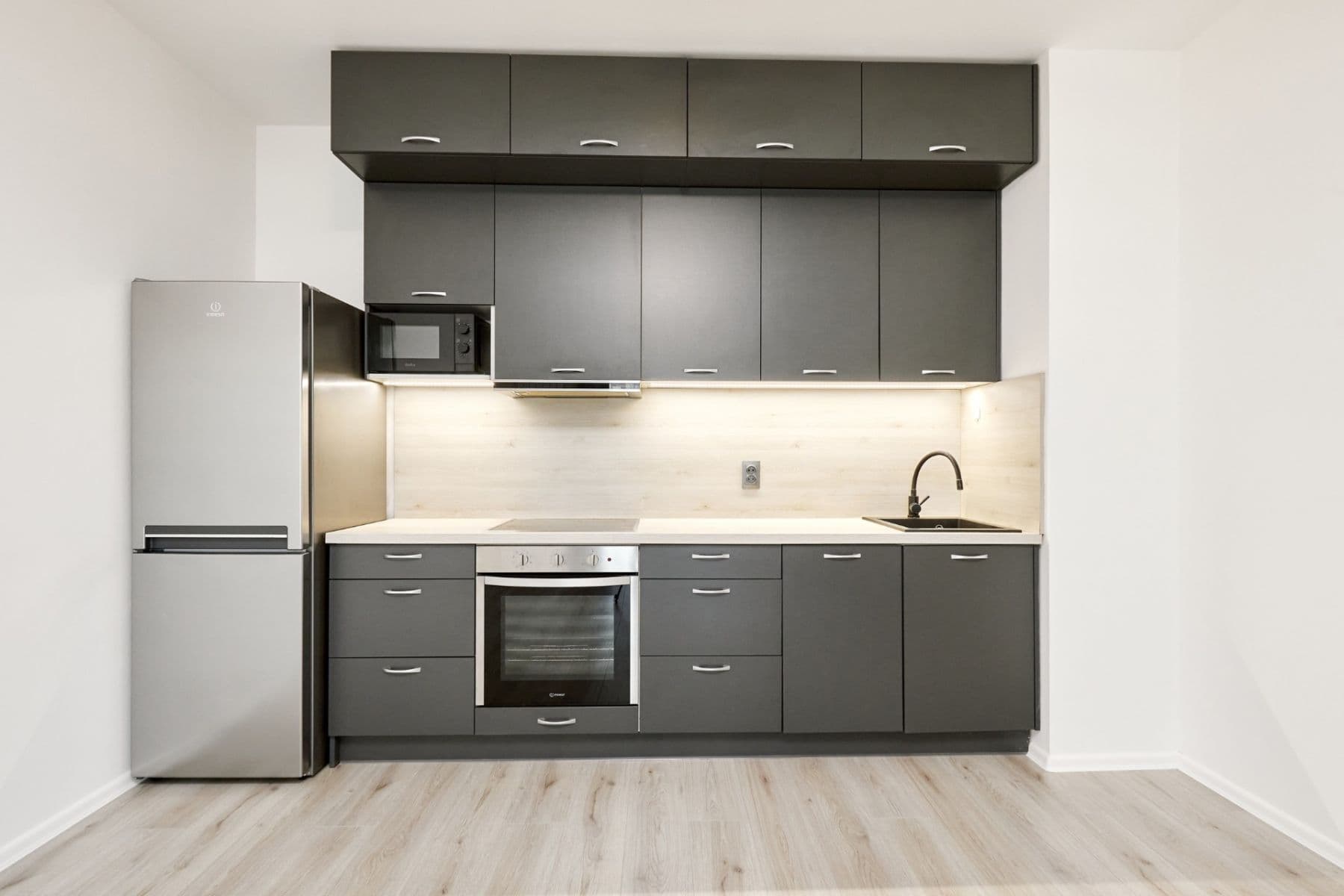 Prenájom bytu 2-izbový 40 m², Novovysočanská, Praha, Praha Prenájom bytu 2-izbový 40 m², Novovysočanská, Praha, Praha