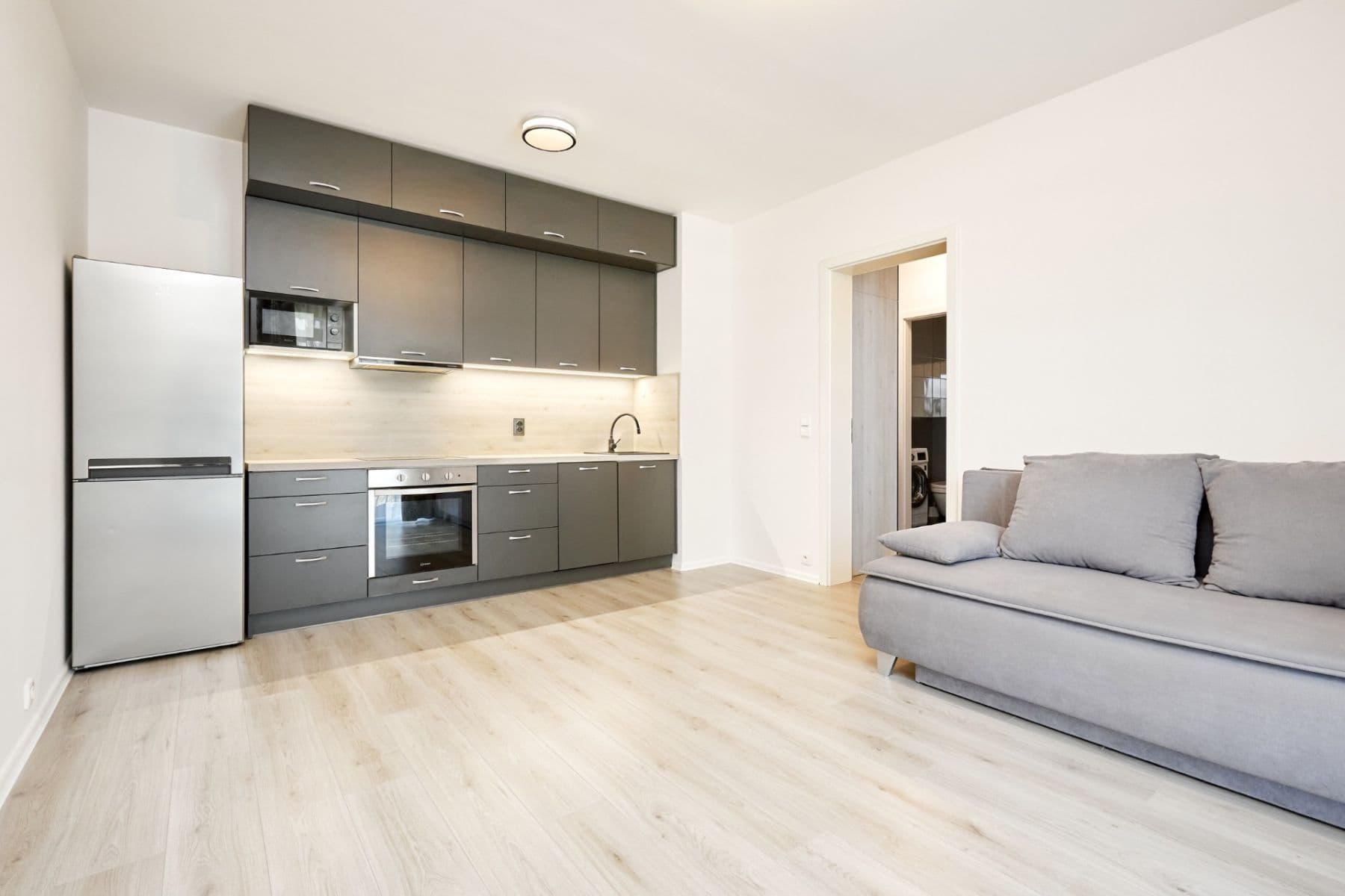Prenájom bytu 2-izbový 40 m², Novovysočanská, Praha, Praha Prenájom bytu 2-izbový 40 m², Novovysočanská, Praha, Praha