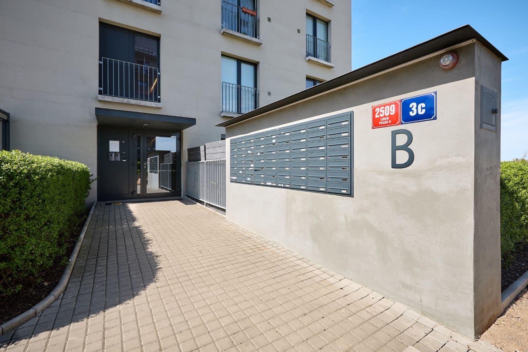 Prenájom bytu 2-izbový 40 m², Novovysočanská, Praha, Praha Prenájom bytu 2-izbový 40 m², Novovysočanská, Praha, Praha