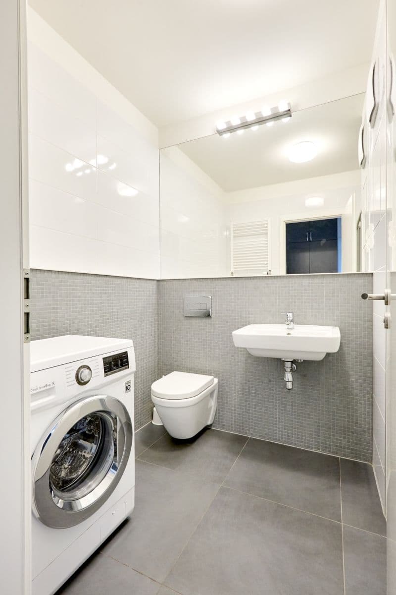 Prenájom bytu 2-izbový 40 m², Novovysočanská, Praha, Praha Prenájom bytu 2-izbový 40 m², Novovysočanská, Praha, Praha