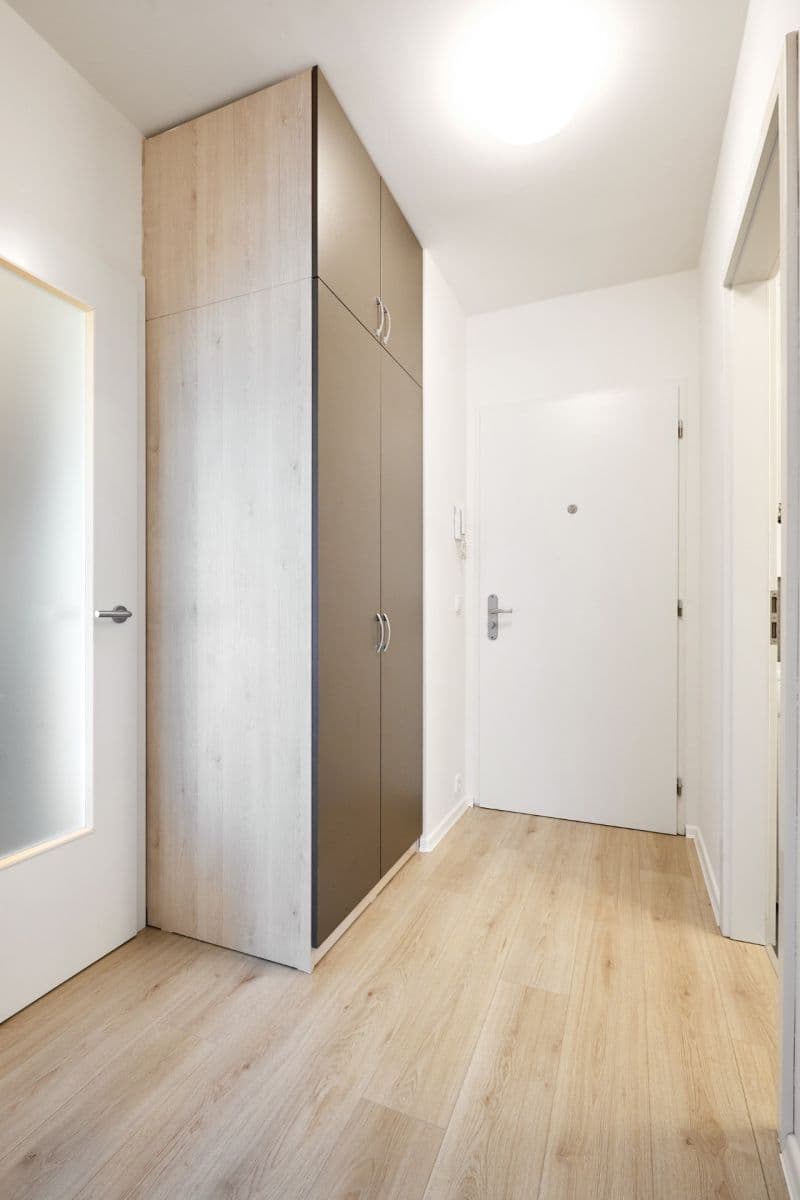 Prenájom bytu 2-izbový 40 m², Novovysočanská, Praha, Praha Prenájom bytu 2-izbový 40 m², Novovysočanská, Praha, Praha