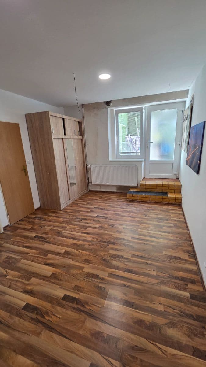 Prenájom bytu 1-izbový 30 m², Votroubkova, Brno, Jihomoravský kraj Prenájom bytu 1-izbový 30 m², Votroubkova, Brno, Jihomoravský kraj