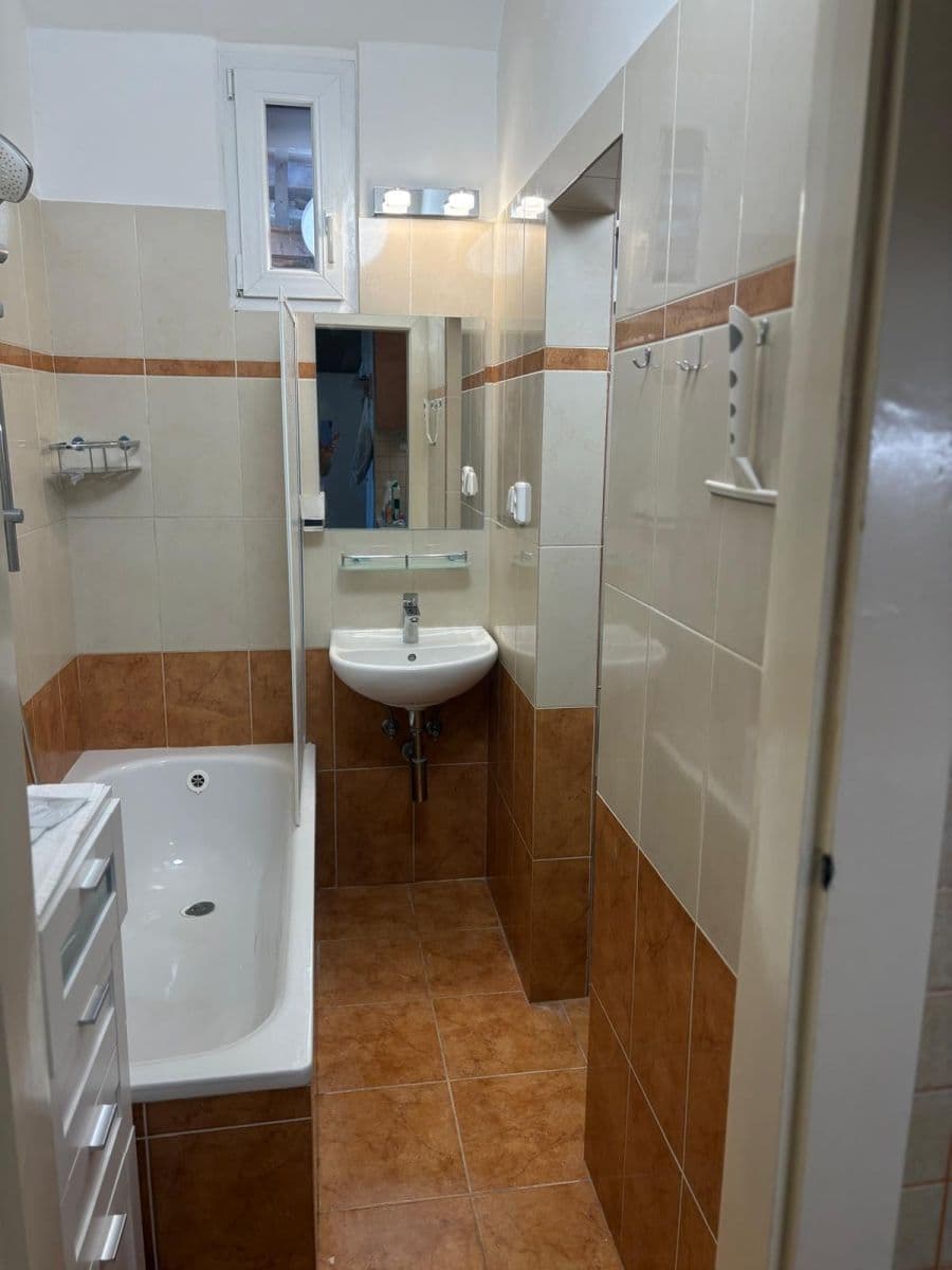 Prenájom bytu 2-izbový 45 m², Žernovská, Praha, Praha Prenájom bytu 2-izbový 45 m², Žernovská, Praha, Praha