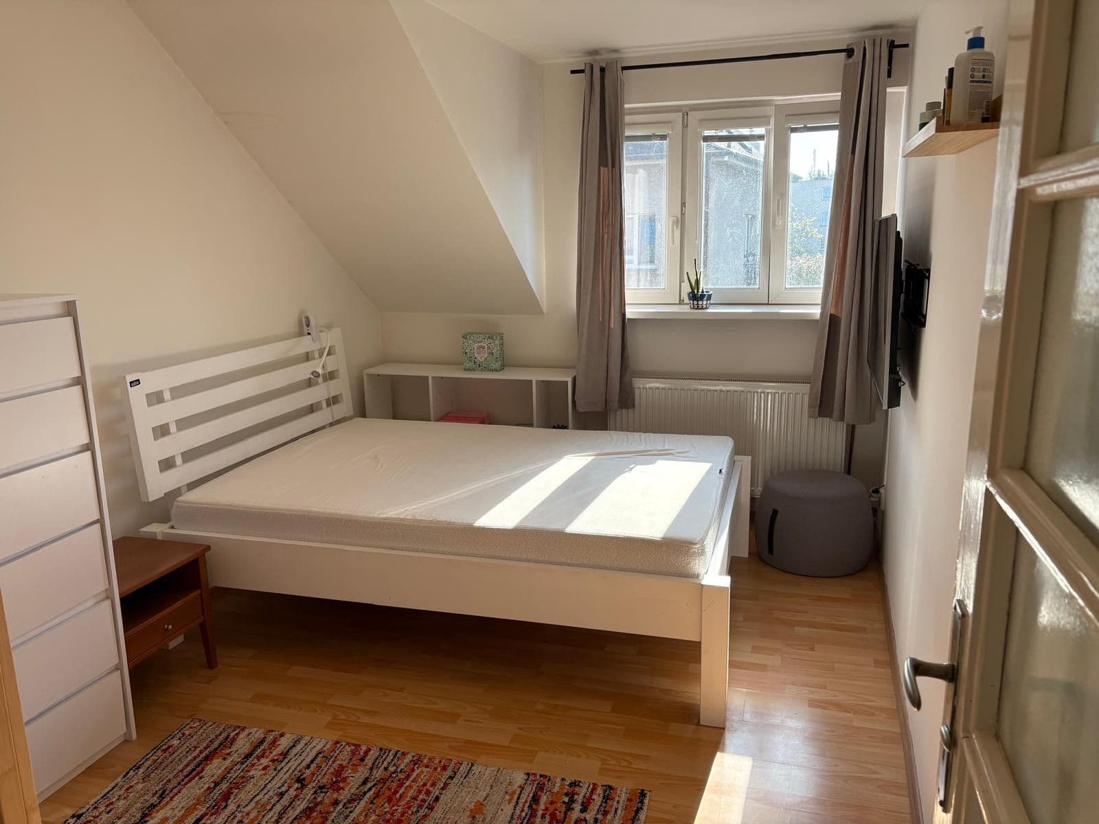 Prenájom bytu 2-izbový 45 m², Žernovská, Praha, Praha Prenájom bytu 2-izbový 45 m², Žernovská, Praha, Praha