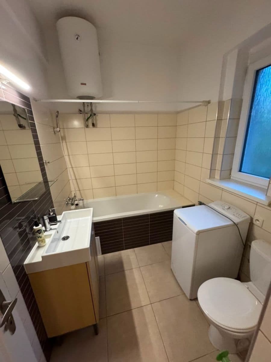 Predaj bytu 1-izbový 32 m², Plzeňská, Praha, Praha Predaj bytu 1-izbový 32 m², Plzeňská, Praha, Praha