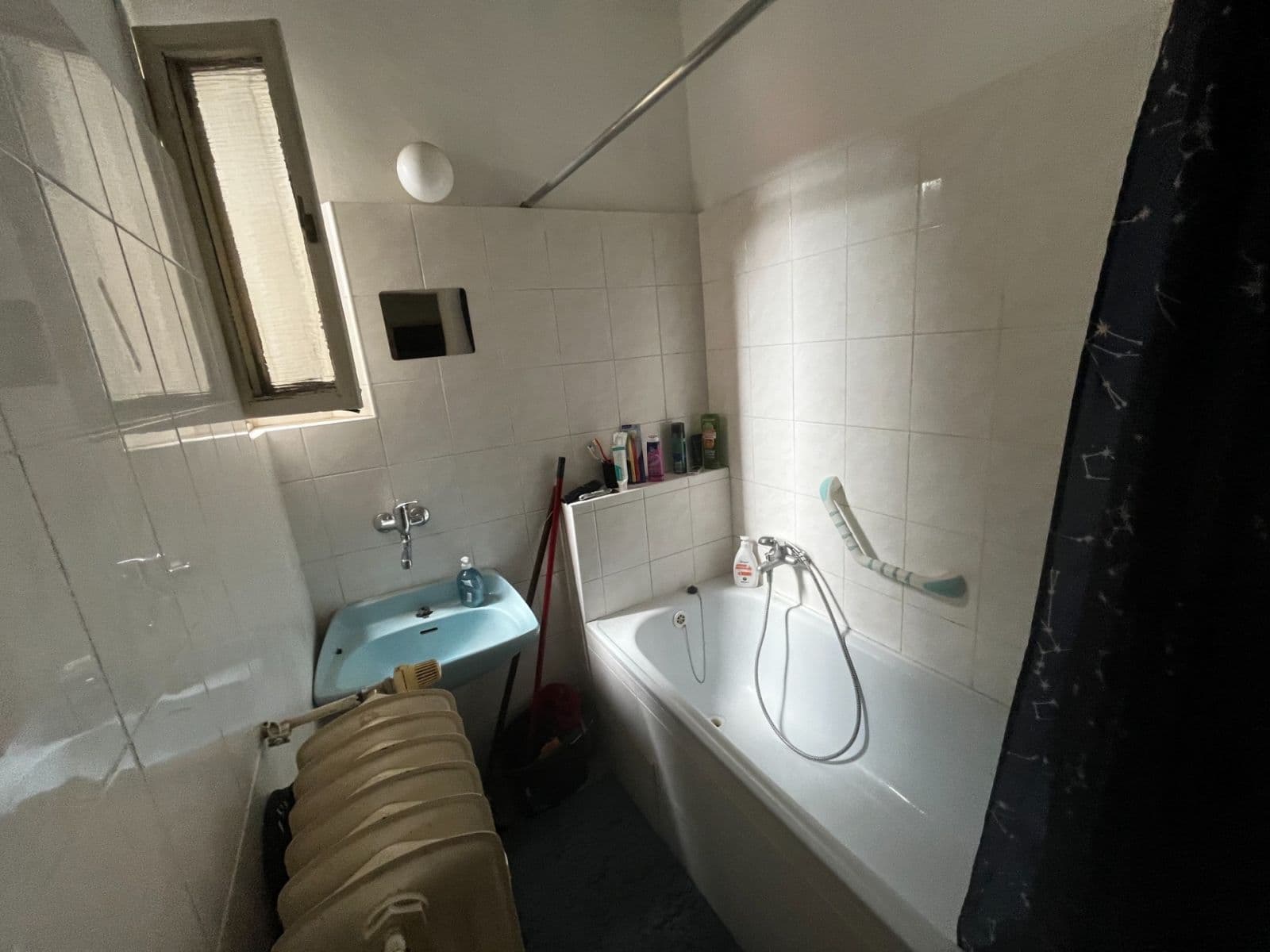 Prenájom bytu 1-izbový 32 m², Pobřežní, Praha, Praha Prenájom bytu 1-izbový 32 m², Pobřežní, Praha, Praha
