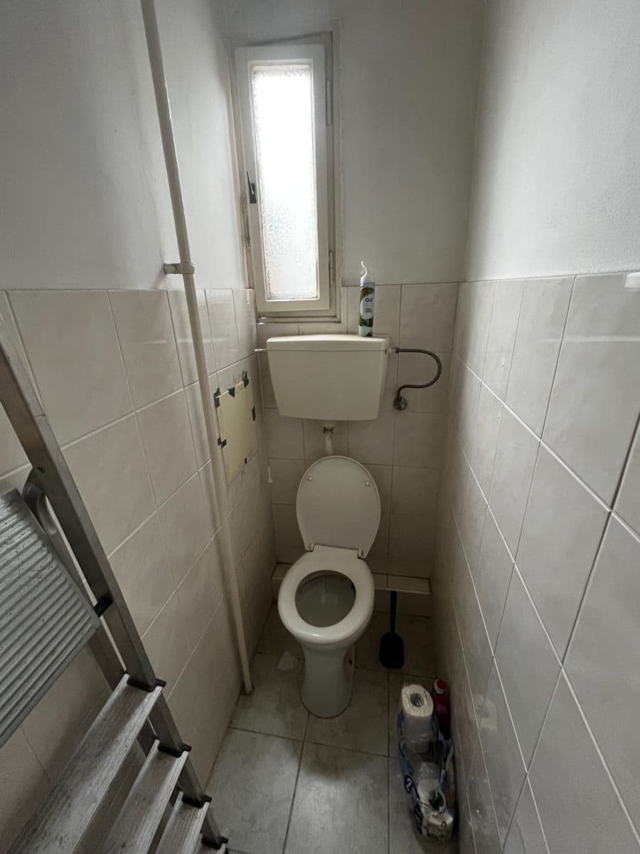 Prenájom bytu 1-izbový 32 m², Pobřežní, Praha, Praha Prenájom bytu 1-izbový 32 m², Pobřežní, Praha, Praha