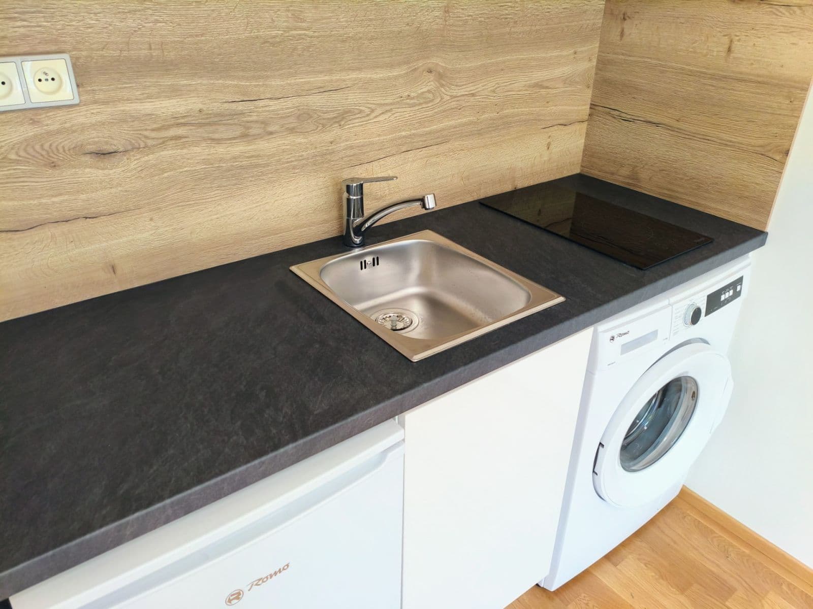 Prenájom bytu 1-izbový 24 m², U Zličína, Praha, Praha Prenájom bytu 1-izbový 24 m², U Zličína, Praha, Praha