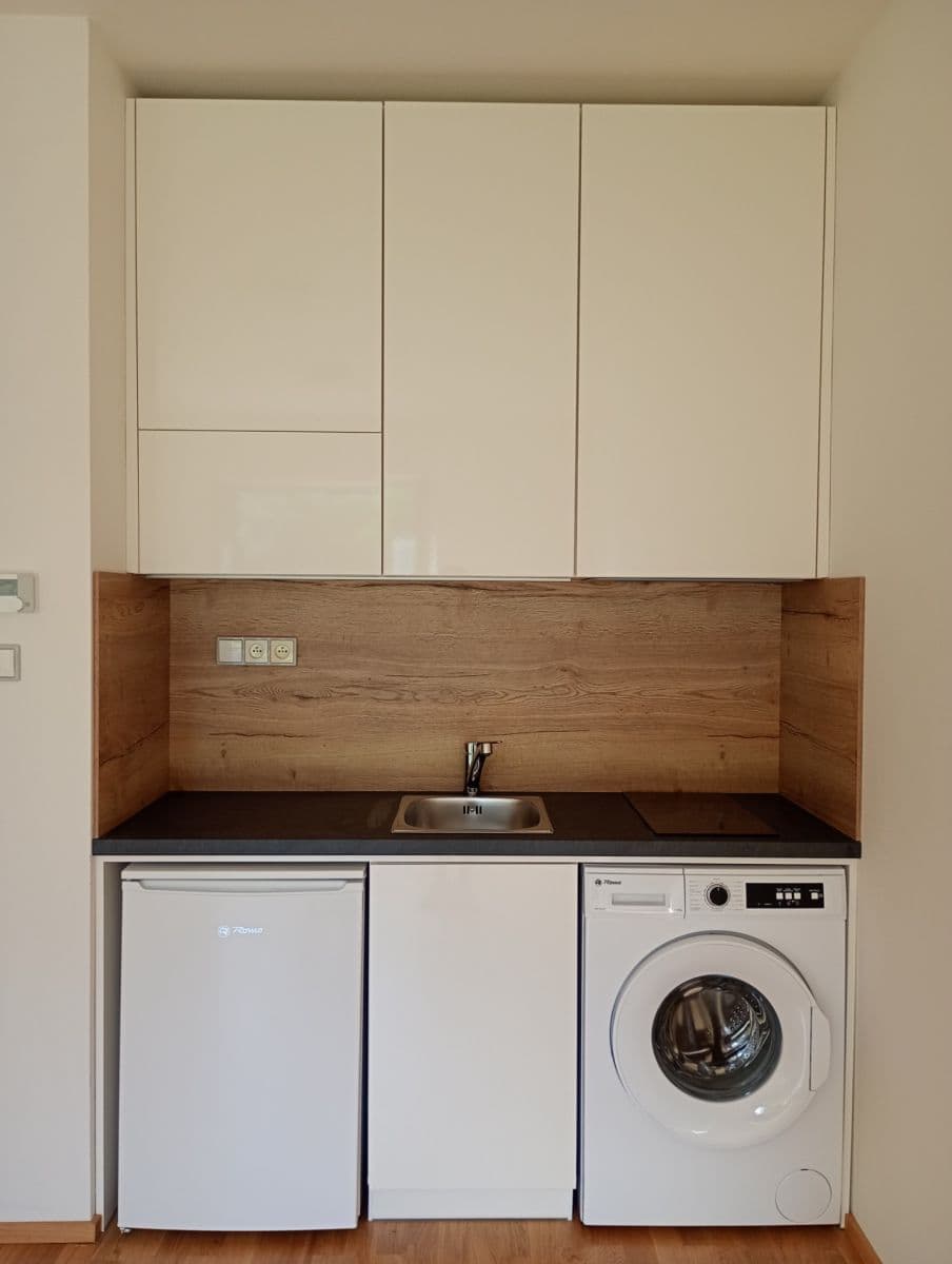 Prenájom bytu 1-izbový 24 m², U Zličína, Praha, Praha Prenájom bytu 1-izbový 24 m², U Zličína, Praha, Praha
