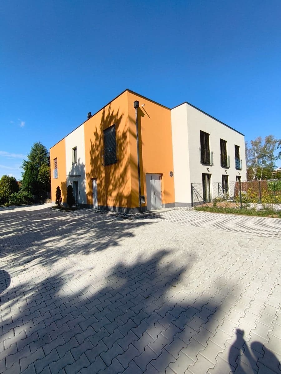 Prenájom bytu 1-izbový 24 m², U Zličína, Praha, Praha Prenájom bytu 1-izbový 24 m², U Zličína, Praha, Praha