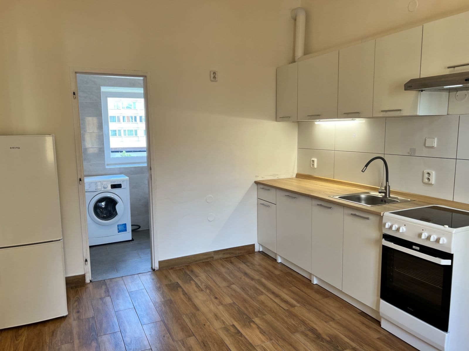 Prenájom bytu 1-izbový 38 m², Sokolovská, Praha, Praha Prenájom bytu 1-izbový 38 m², Sokolovská, Praha, Praha