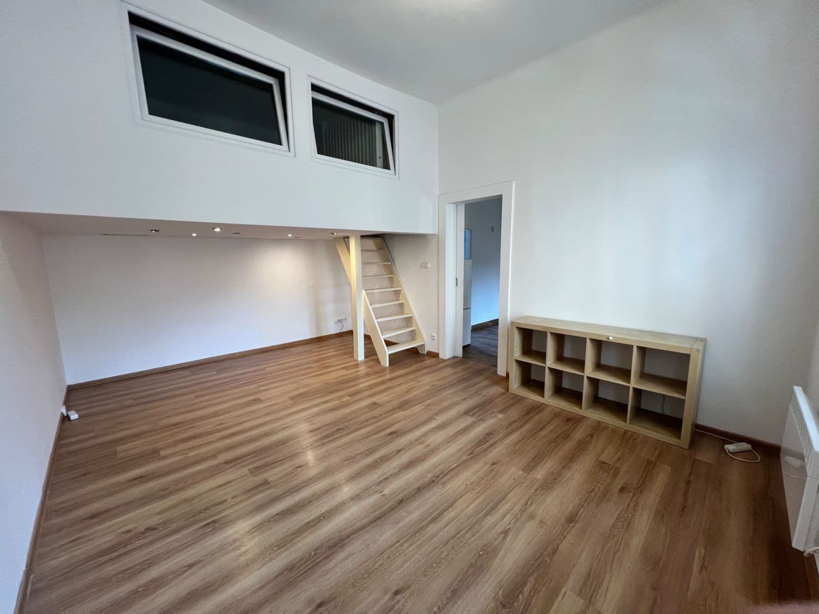 Prenájom bytu 1-izbový 38 m², Sokolovská, Praha, Praha Prenájom bytu 1-izbový 38 m², Sokolovská, Praha, Praha