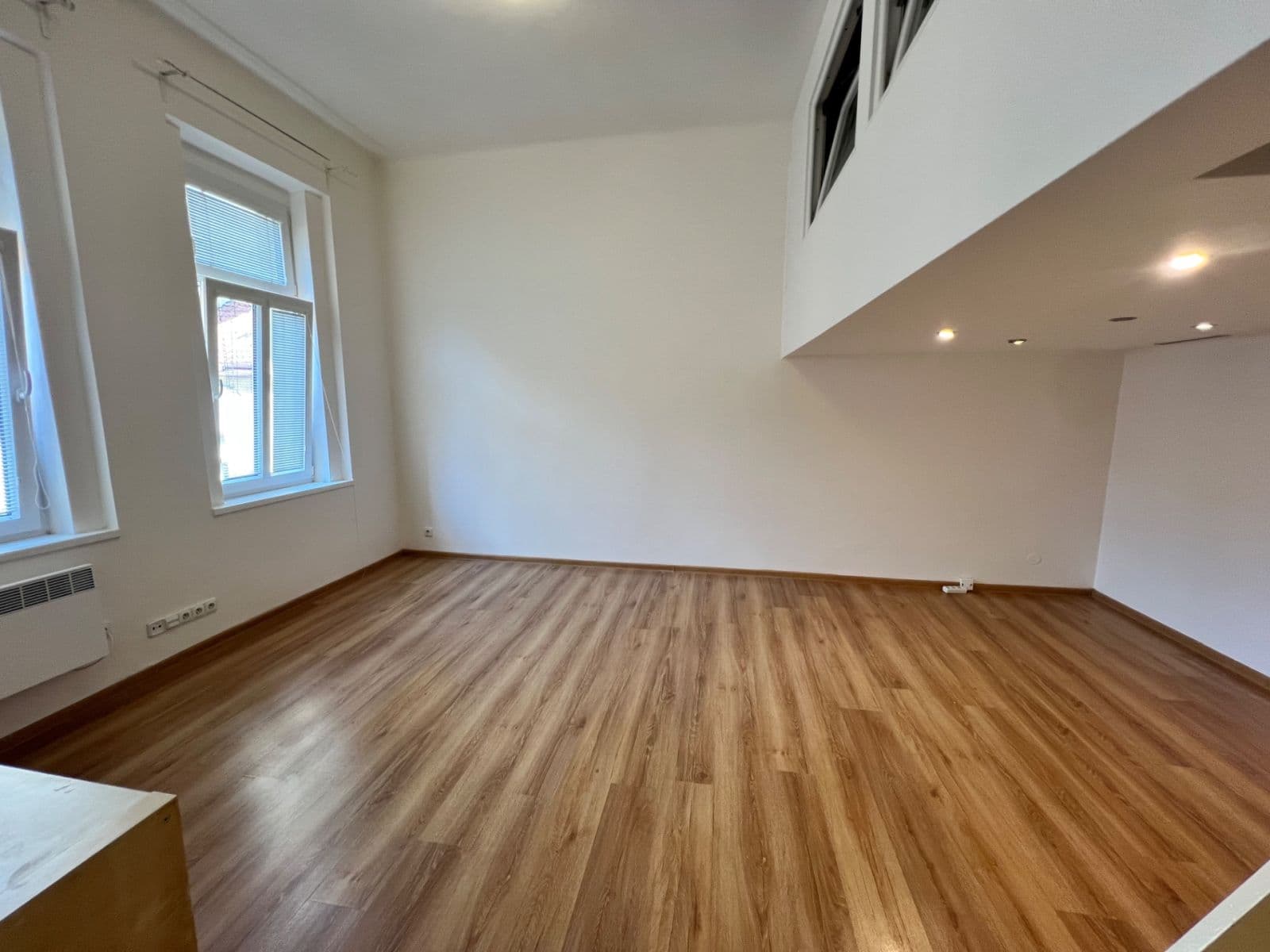 Prenájom bytu 1-izbový 38 m², Sokolovská, Praha, Praha Prenájom bytu 1-izbový 38 m², Sokolovská, Praha, Praha