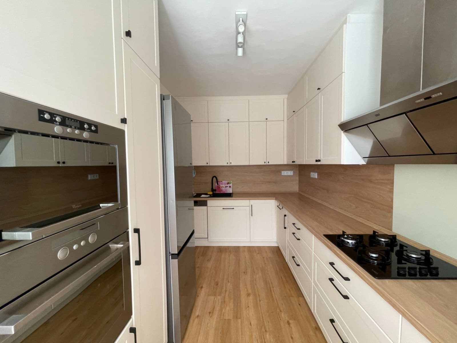 Prenájom bytu 3-izbový 95 m², Valtínovská, Praha, Praha Prenájom bytu 3-izbový 95 m², Valtínovská, Praha, Praha
