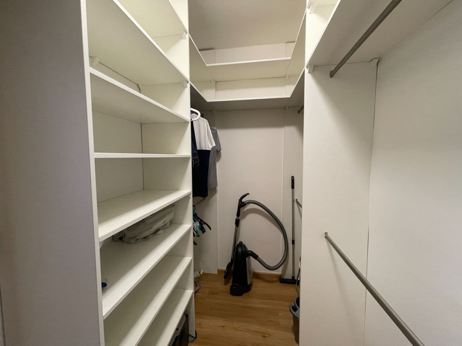 Prenájom bytu 3-izbový 95 m², Valtínovská, Praha, Praha Prenájom bytu 3-izbový 95 m², Valtínovská, Praha, Praha