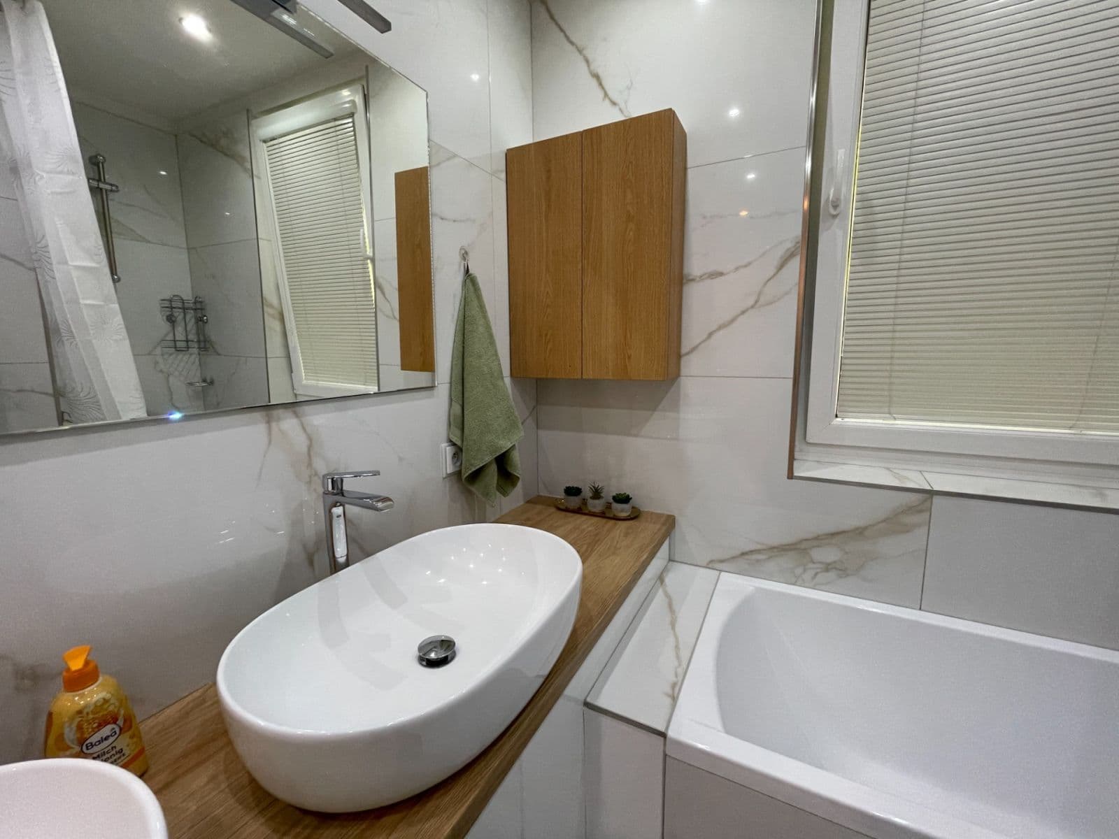 Prenájom bytu 3-izbový 95 m², Valtínovská, Praha, Praha Prenájom bytu 3-izbový 95 m², Valtínovská, Praha, Praha