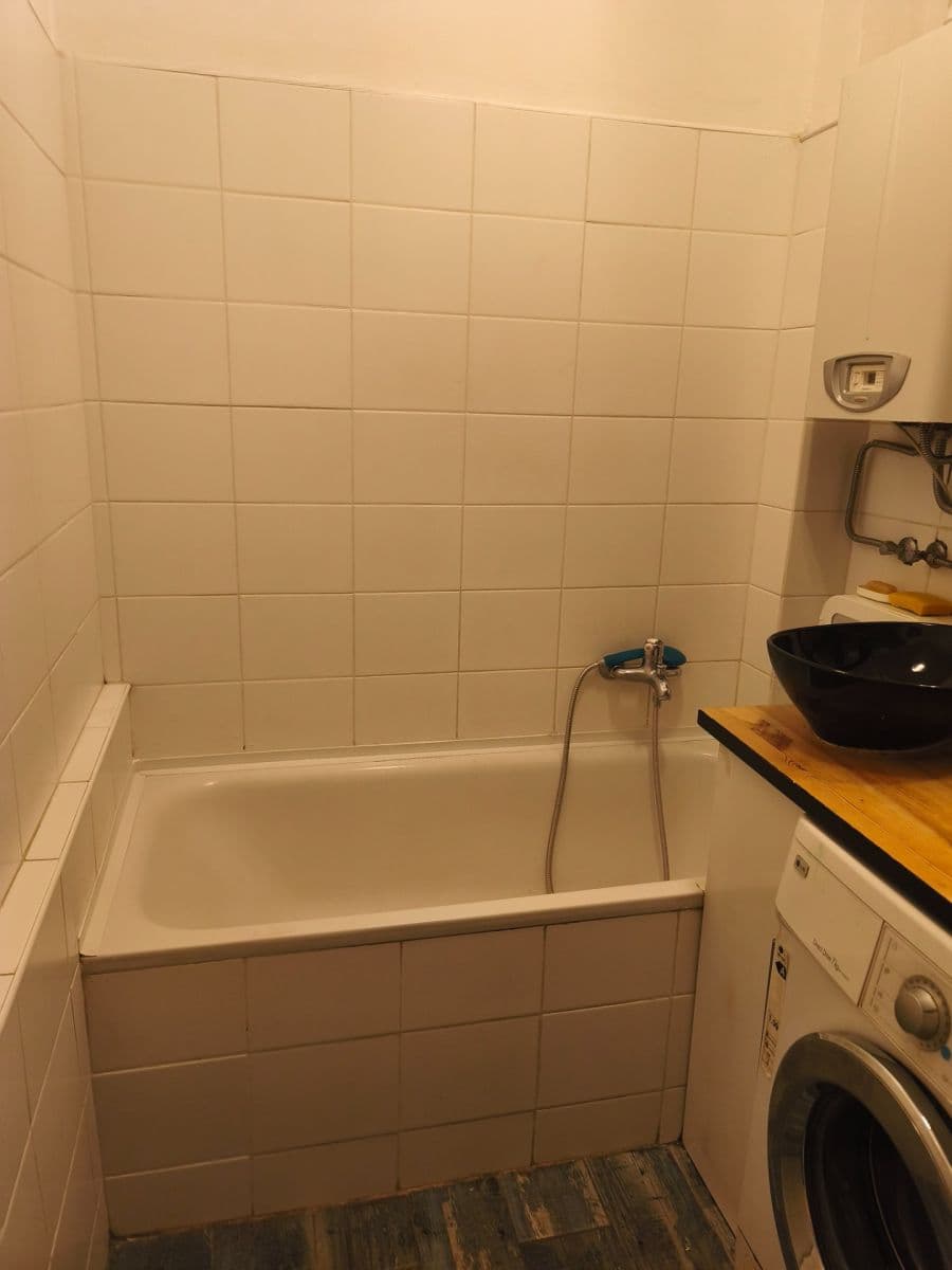 Prenájom bytu 3-izbový 87 m², V Mezihoří, Praha, Praha Prenájom bytu 3-izbový 87 m², V Mezihoří, Praha, Praha