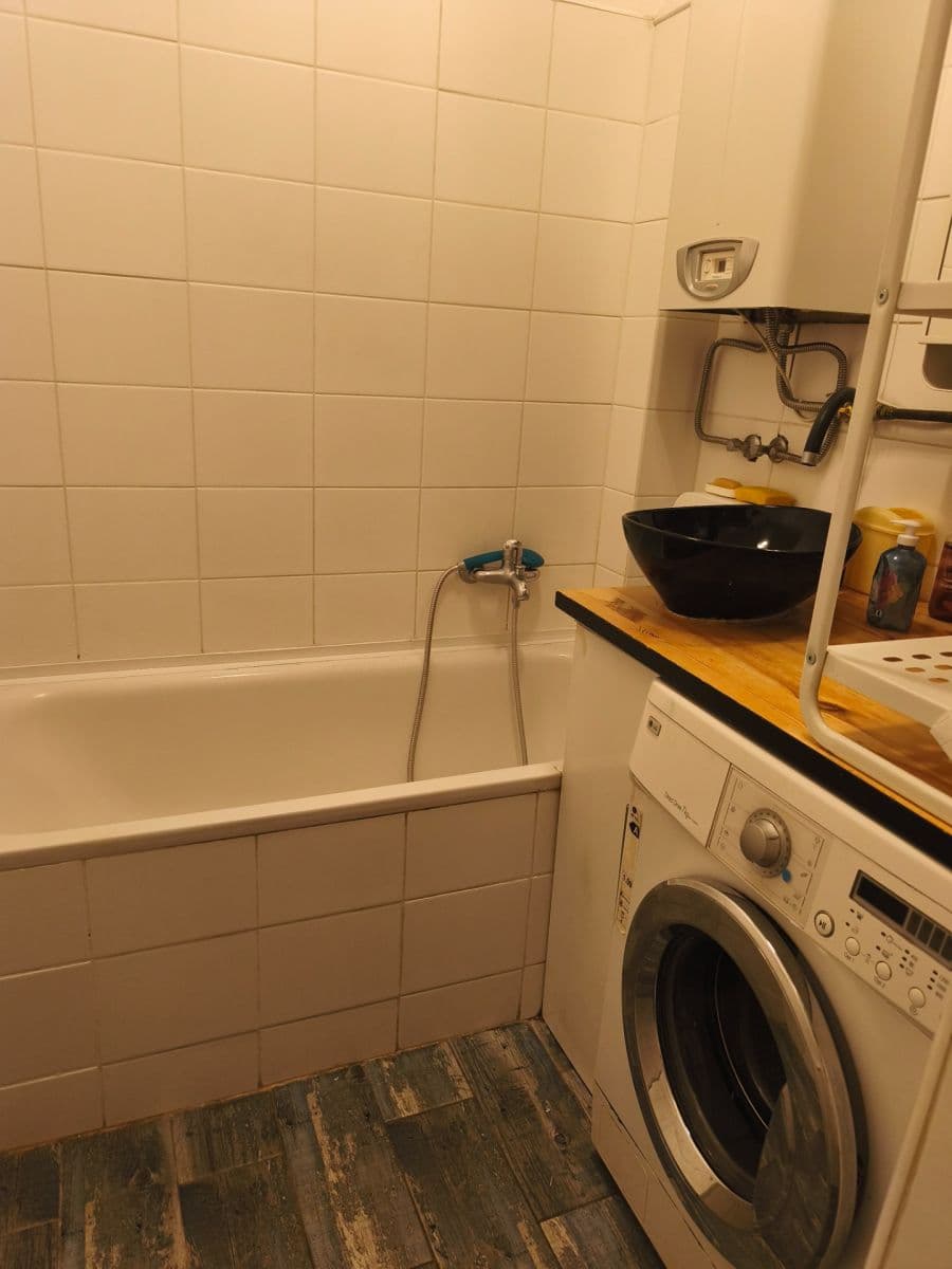Prenájom bytu 3-izbový 87 m², V Mezihoří, Praha, Praha Prenájom bytu 3-izbový 87 m², V Mezihoří, Praha, Praha