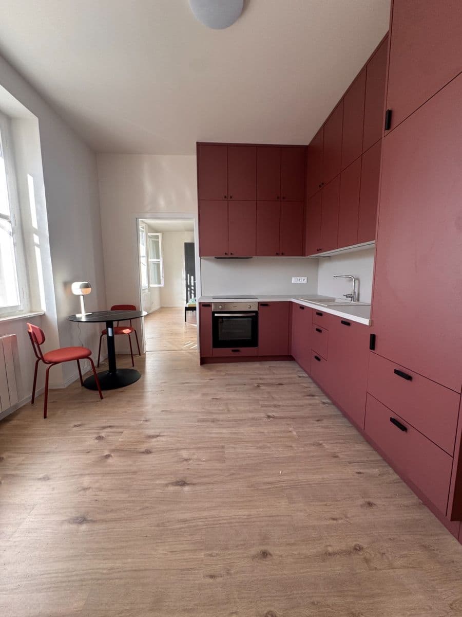Prenájom bytu 2-izbový 45 m², 5. května, Praha, Praha Prenájom bytu 2-izbový 45 m², 5. května, Praha, Praha