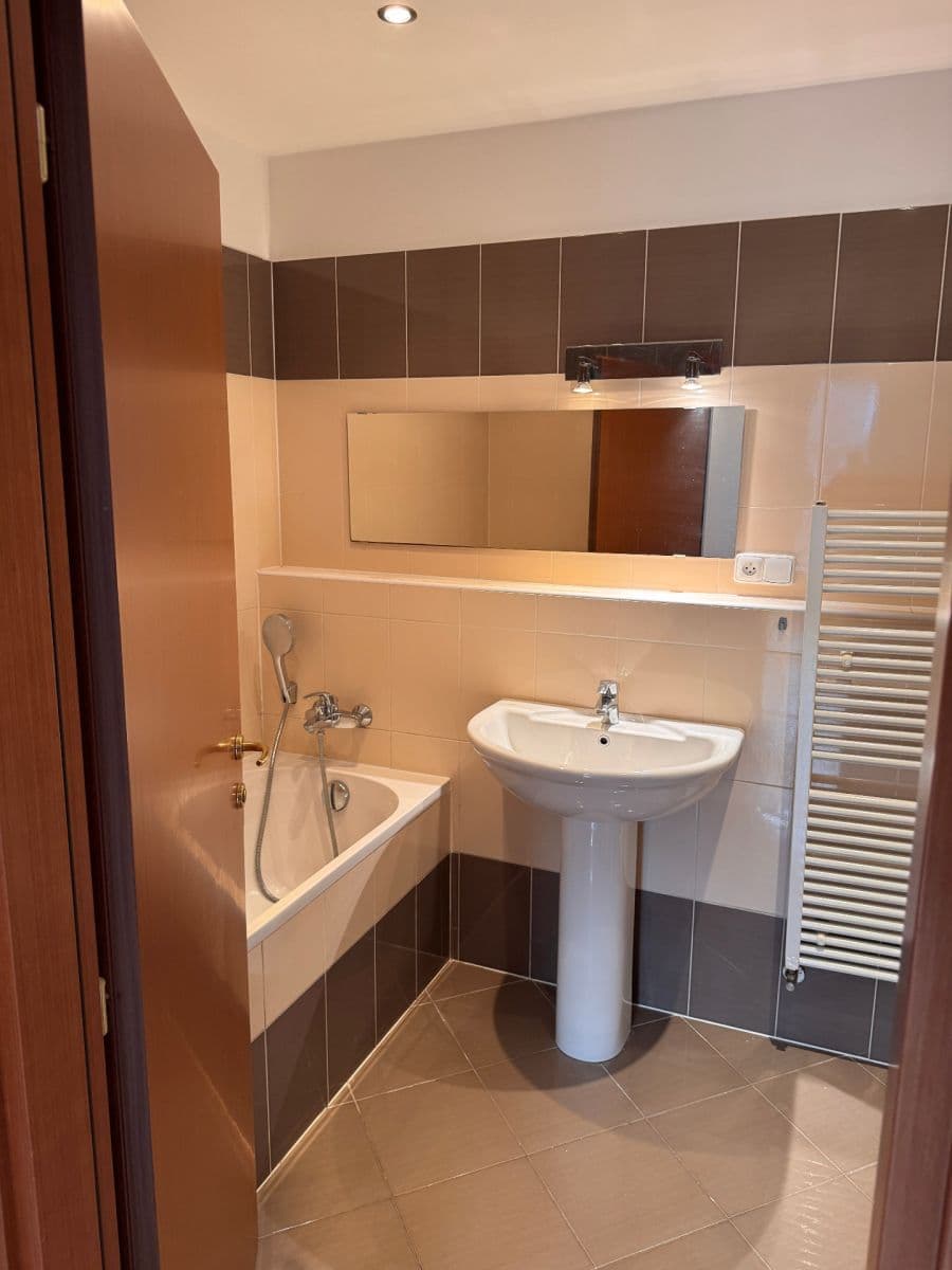 Prenájom bytu 2-izbový 46 m², Heinemannova, Praha, Praha Prenájom bytu 2-izbový 46 m², Heinemannova, Praha, Praha