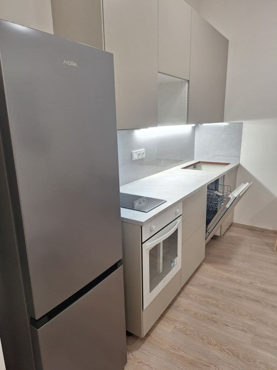 Prenájom bytu 2-izbový 32 m², Arnošta Staňka, Praha, Praha Prenájom bytu 2-izbový 32 m², Arnošta Staňka, Praha, Praha